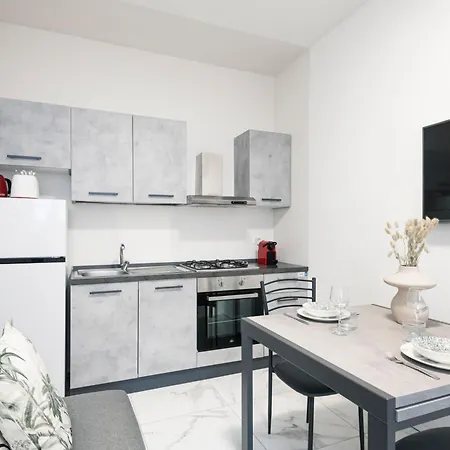 Appartamento Easylife - Elegante Moderno E Accogliente - La Tua Oasi In Citta Milano
