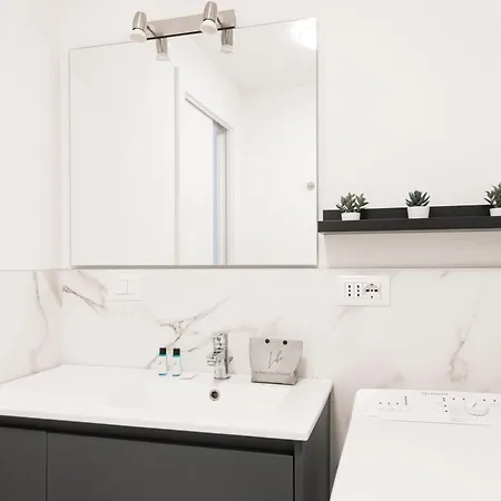 Appartamento Easylife - Elegante Moderno E Accogliente - La Tua Oasi In Citta