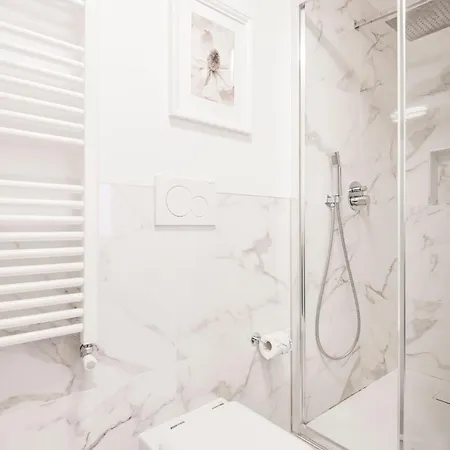 Appartamento Easylife - Elegante Moderno E Accogliente - La Tua Oasi In Citta *