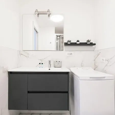 Appartamento Easylife - Elegante Moderno E Accogliente - La Tua Oasi In Citta Milano