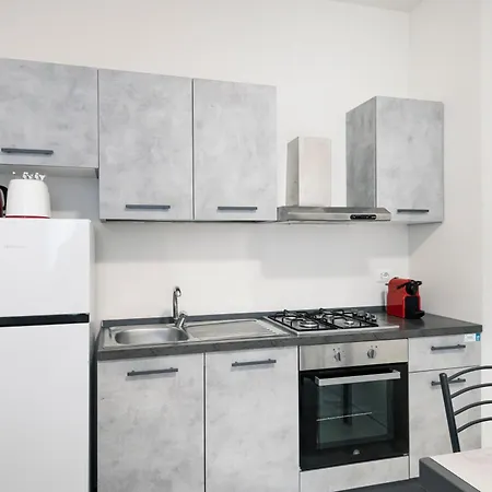 Easylife - Elegante Moderno E Accogliente - La Tua Oasi In Citta شقة